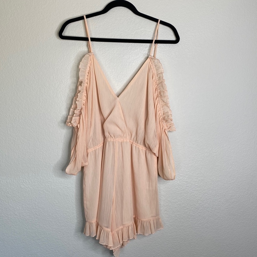 Lovers + Friends Malia Romper Jumper Womenâs Small Peach Off Shoulder Summer